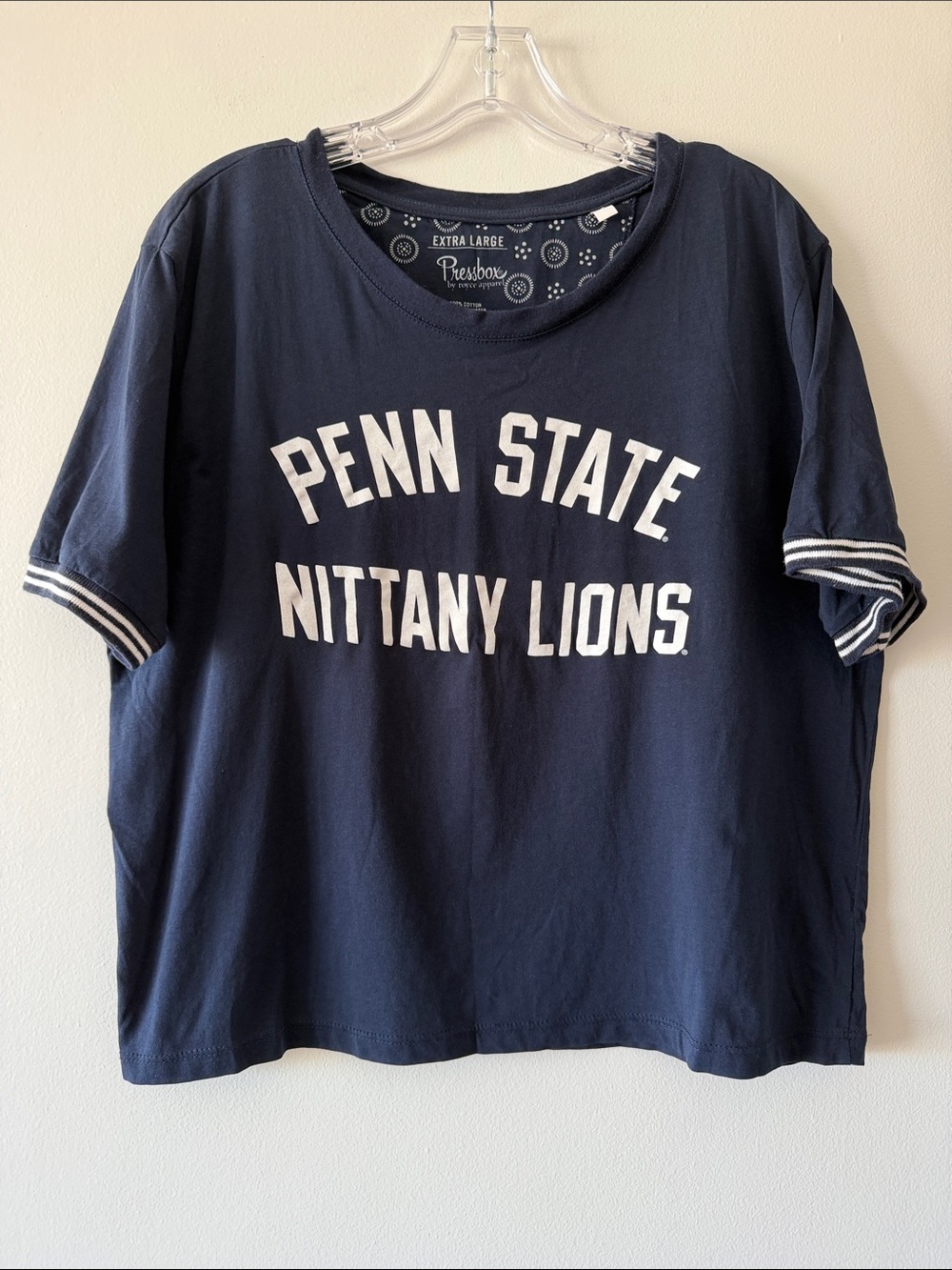 Pressbox Penn State Nittany Lions Graphic T-Shirt Navy Blue Striped Cuff XL